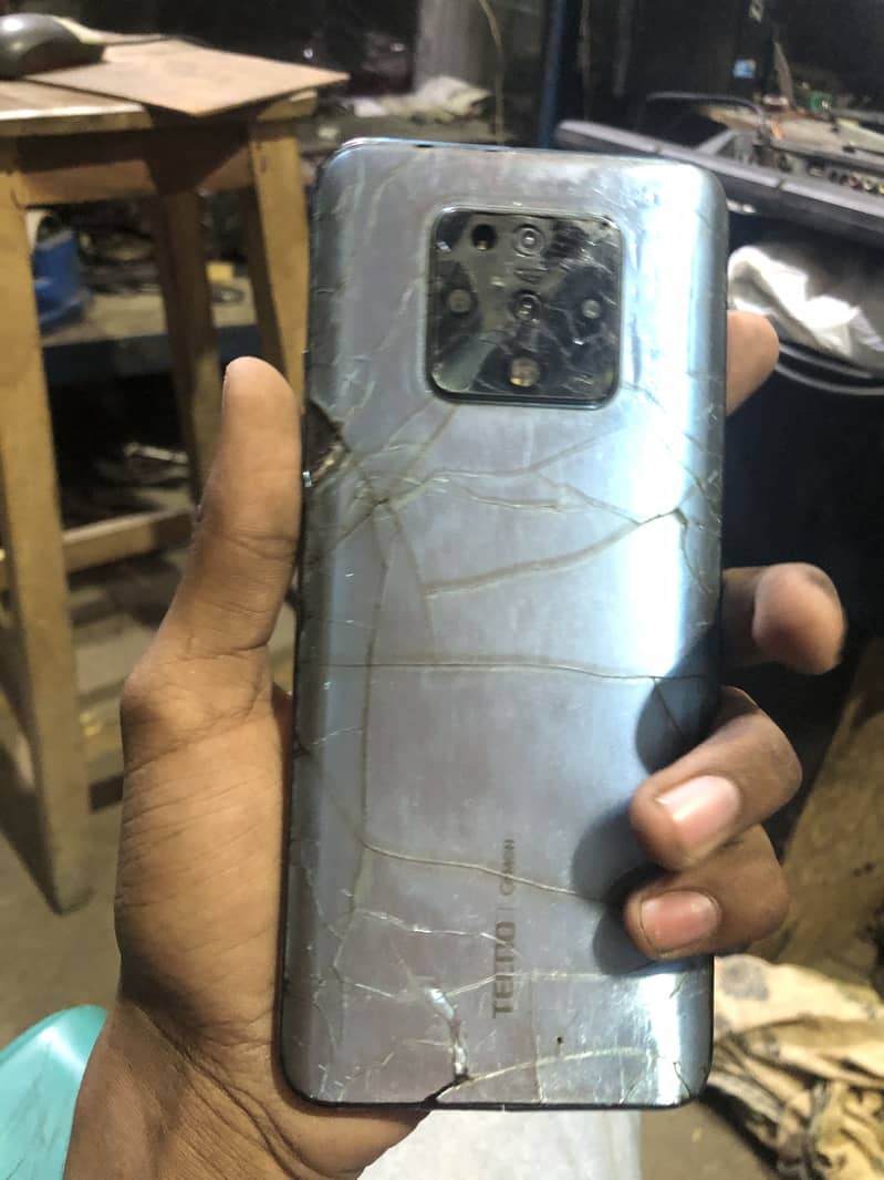 Tecno CAMON 16 Premier 0