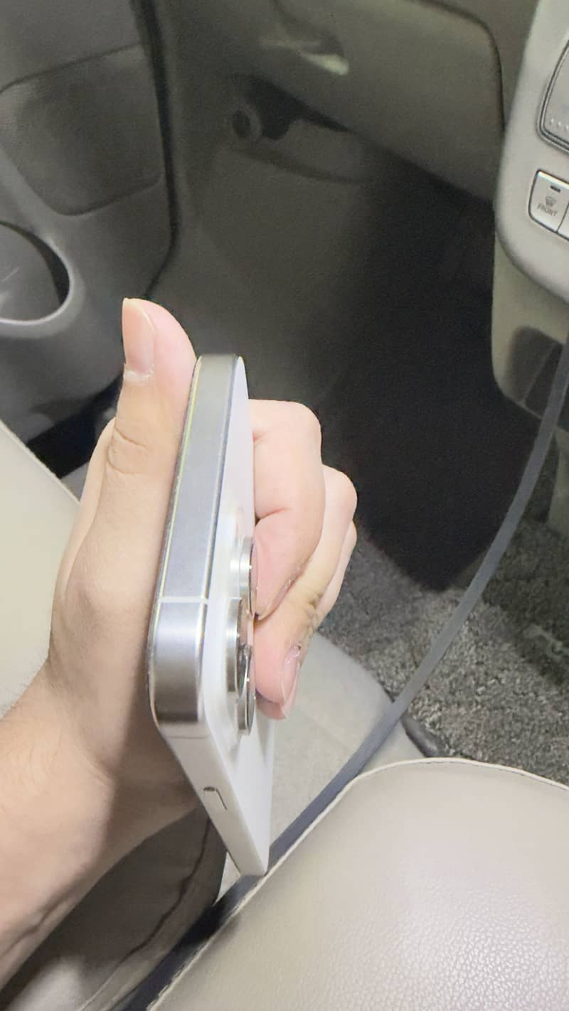 Apple iPhone 15 Pro Max 1