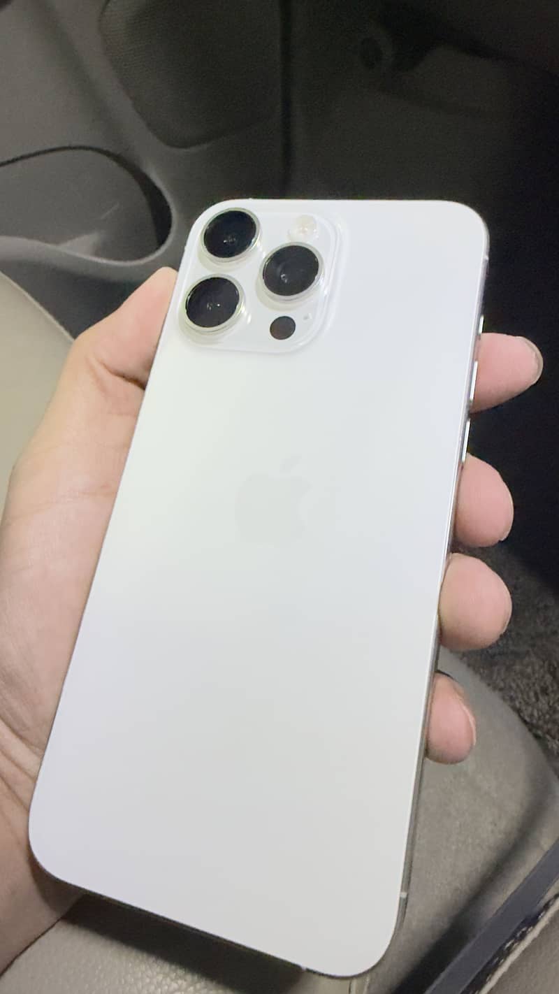 Apple iPhone 15 Pro Max 7