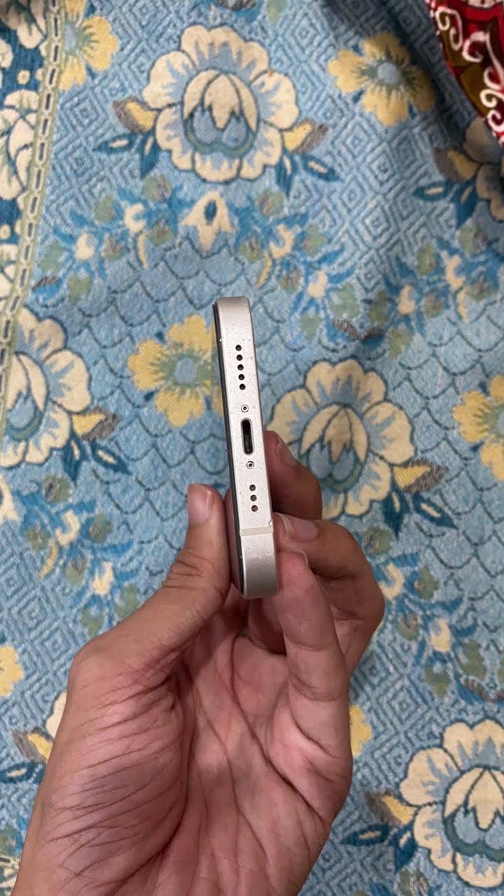 Iphone 13 4