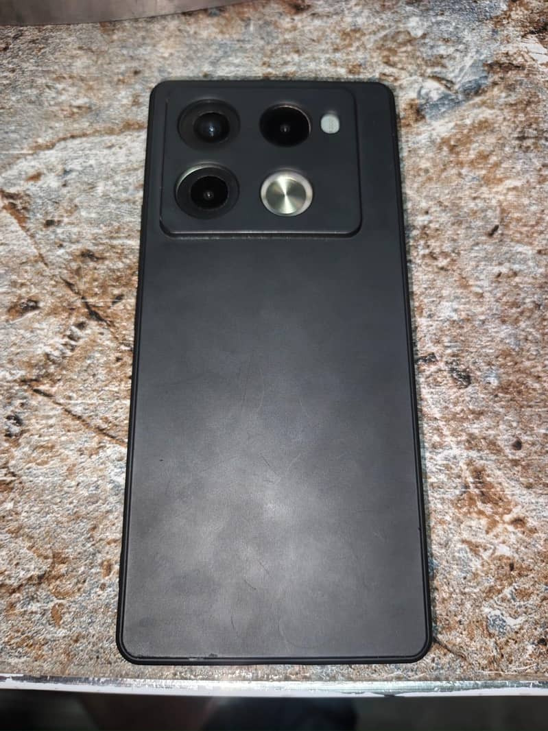 Infinix Note 40 Pro 0