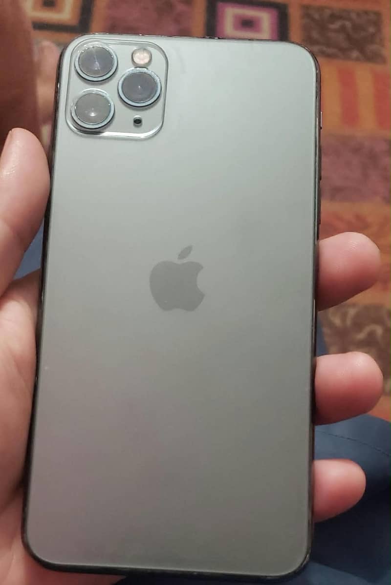 Apple iPhone 11 Pro Max sim glitch 7