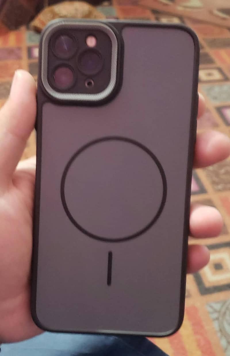 Apple iPhone 11 Pro Max sim glitch 8