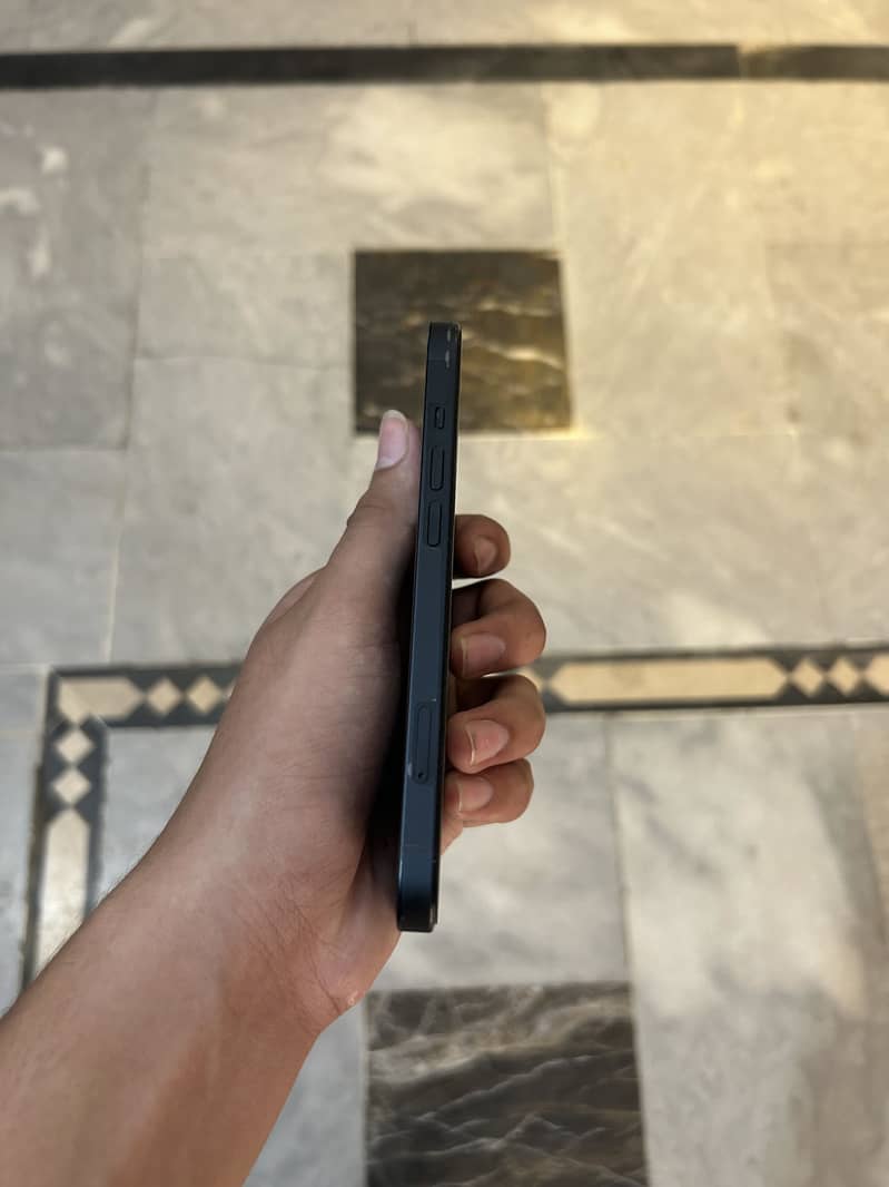 Apple iPhone 13 3