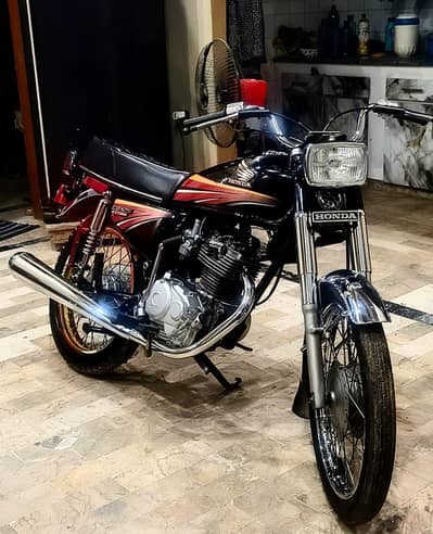 Honda CG 125 model 2010 for urgent sale