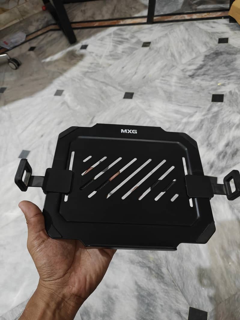 MXG universal laptop holder 2