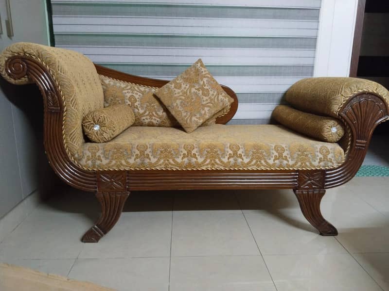 2 seater sofa 0