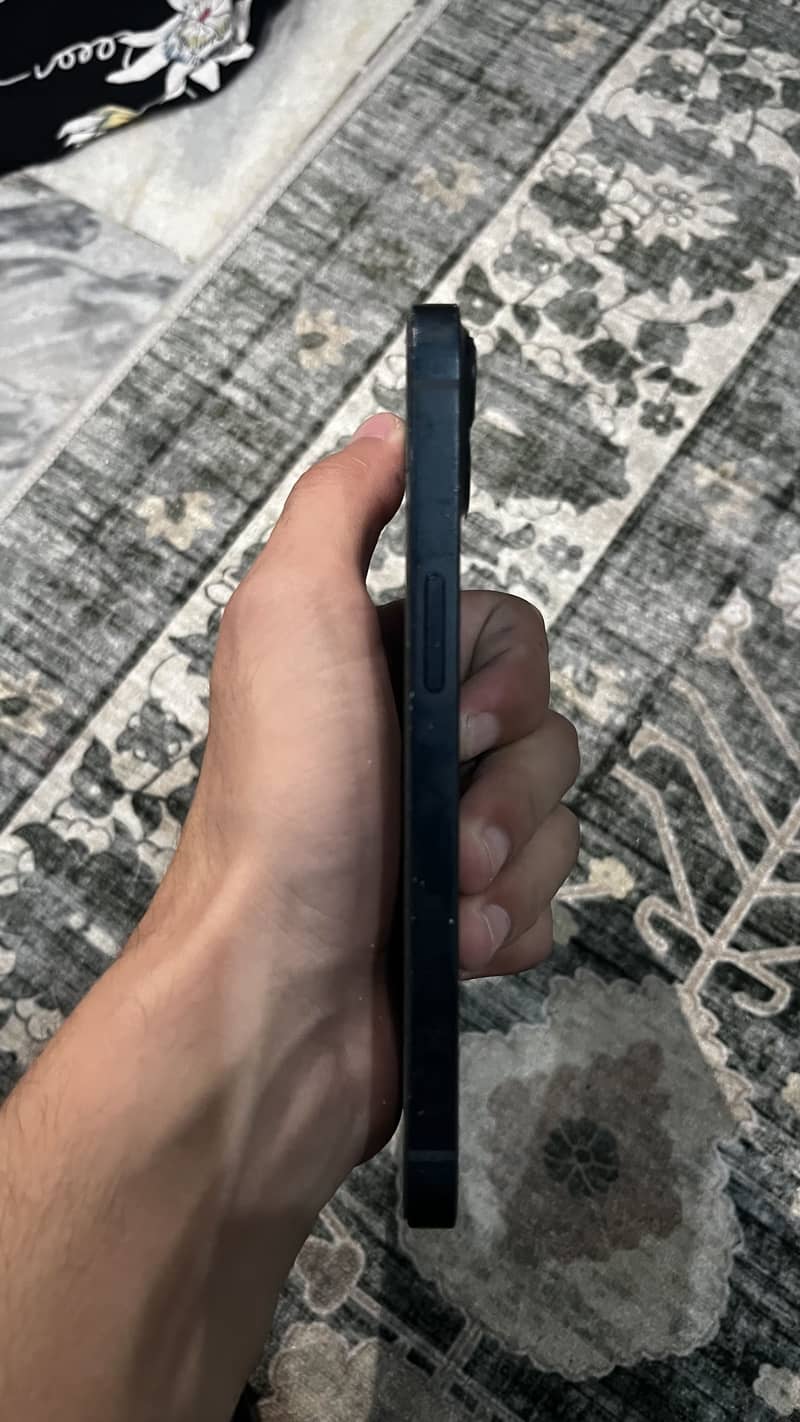 Apple iPhone 13 3