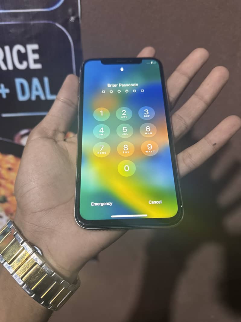 Apple iPhone X 3