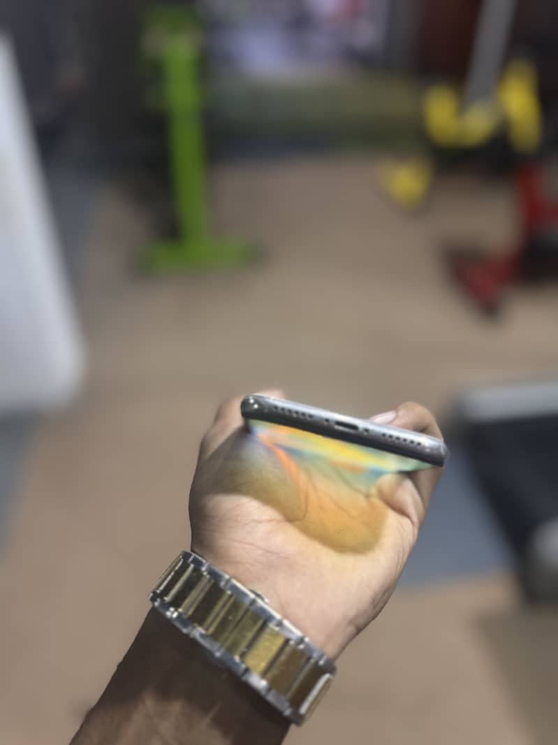 Apple iPhone X 6