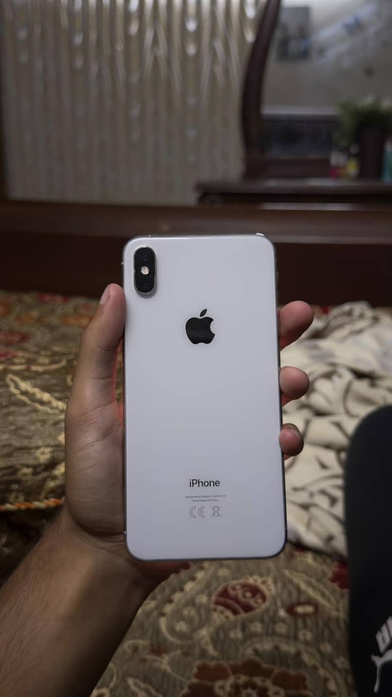 Apple iPhone XS Max 0