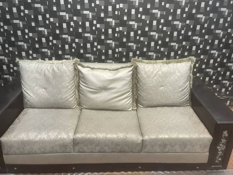 Sofa in good condition 1