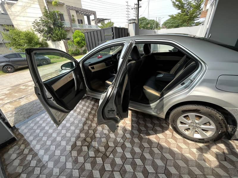 COROLLA ALtis 10