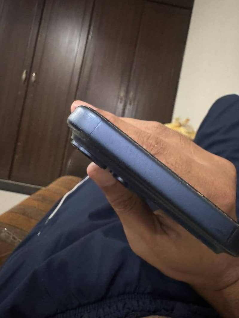 Apple iPhone 17 Pro Max 4