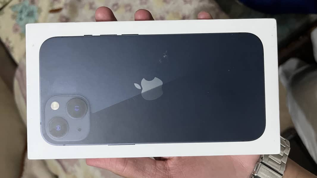 Apple iPhone 13 8