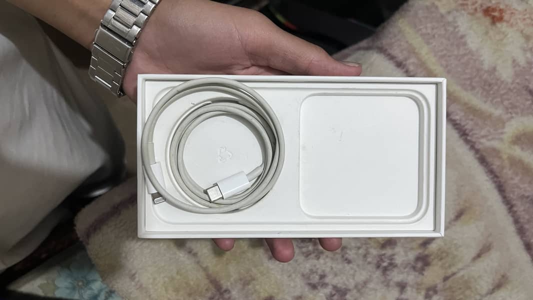 Apple iPhone 13 10