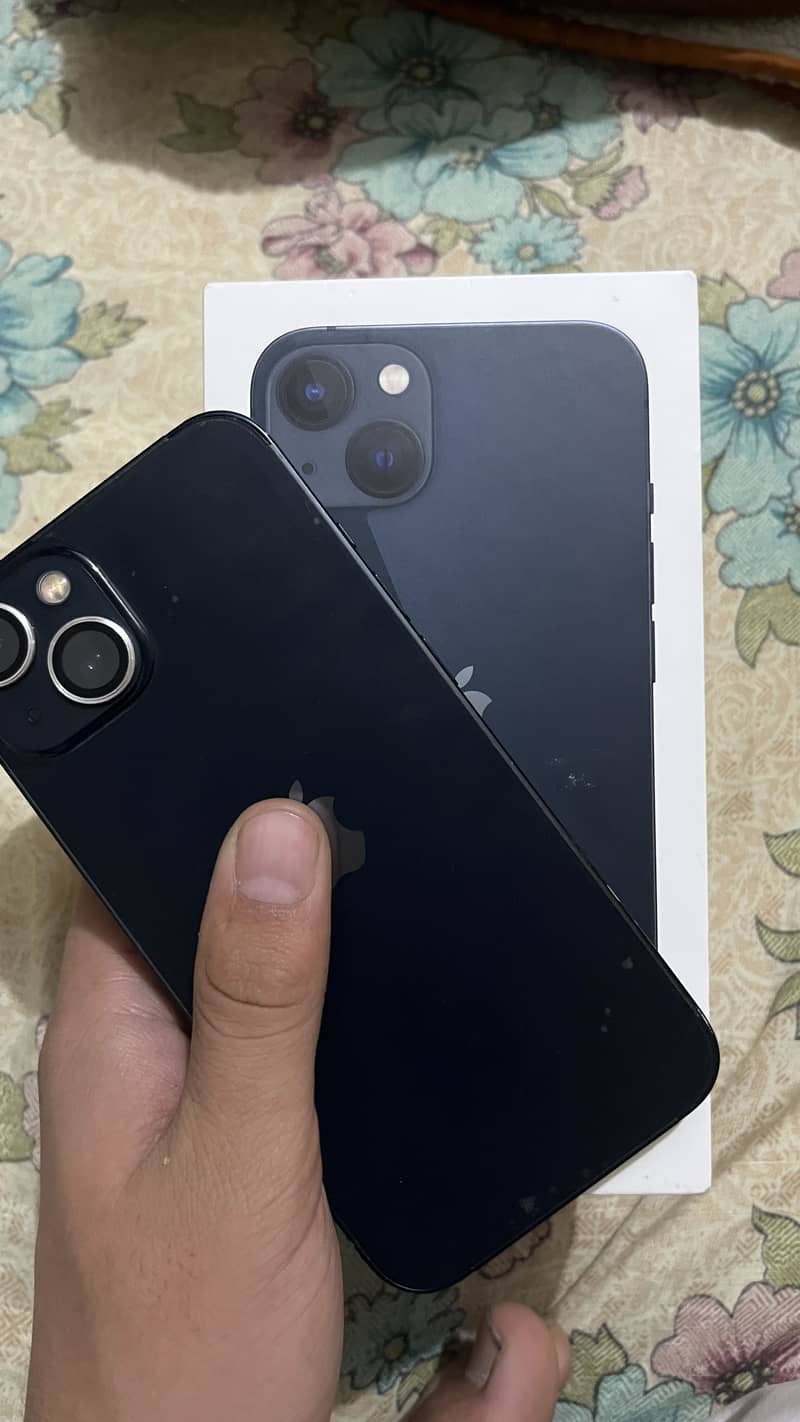 Apple iPhone 13 11