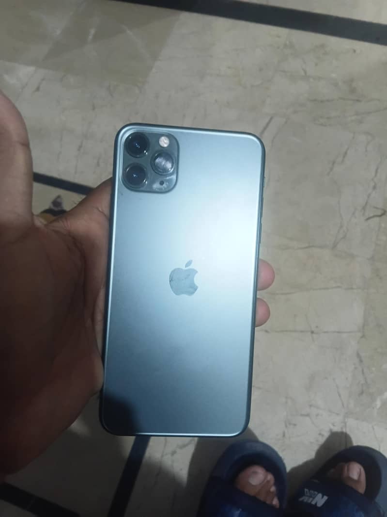 Apple iPhone 11 Pro Max 2