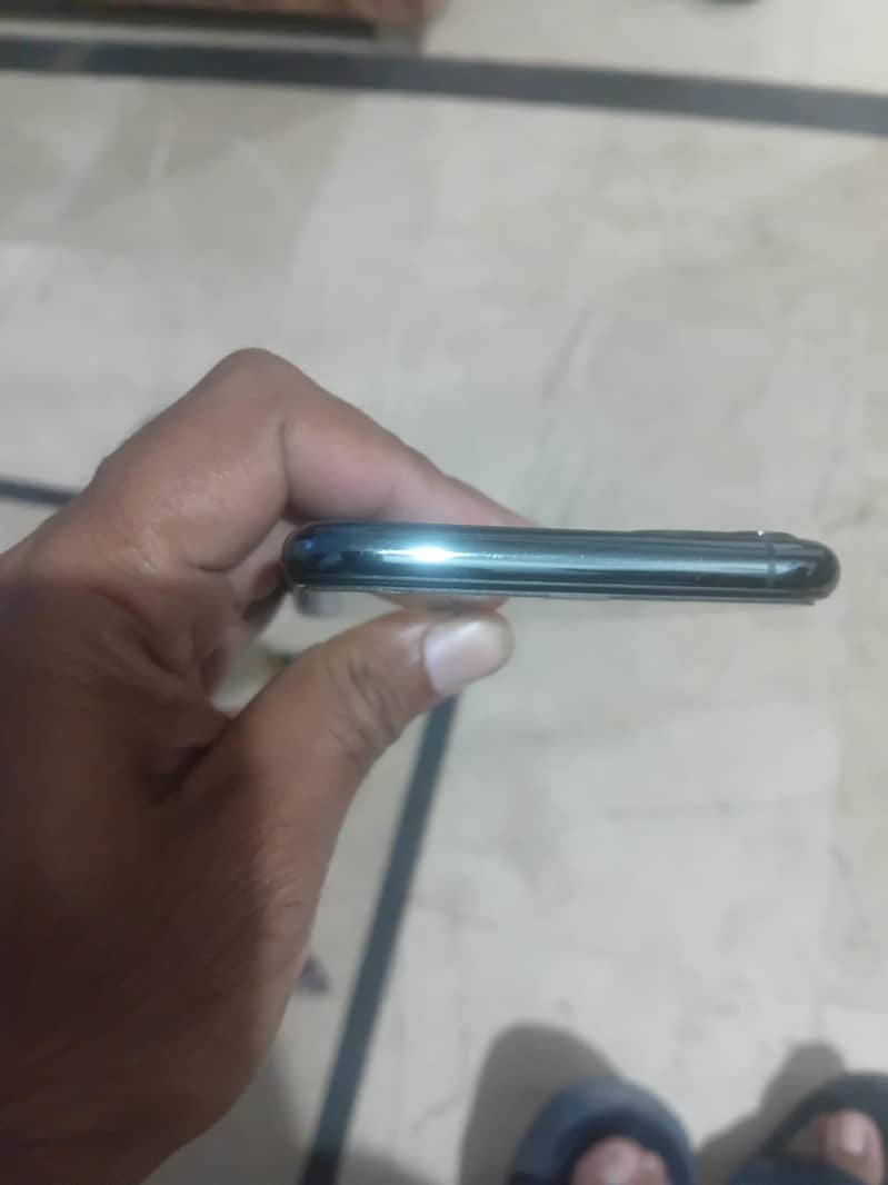 Apple iPhone 11 Pro Max 5