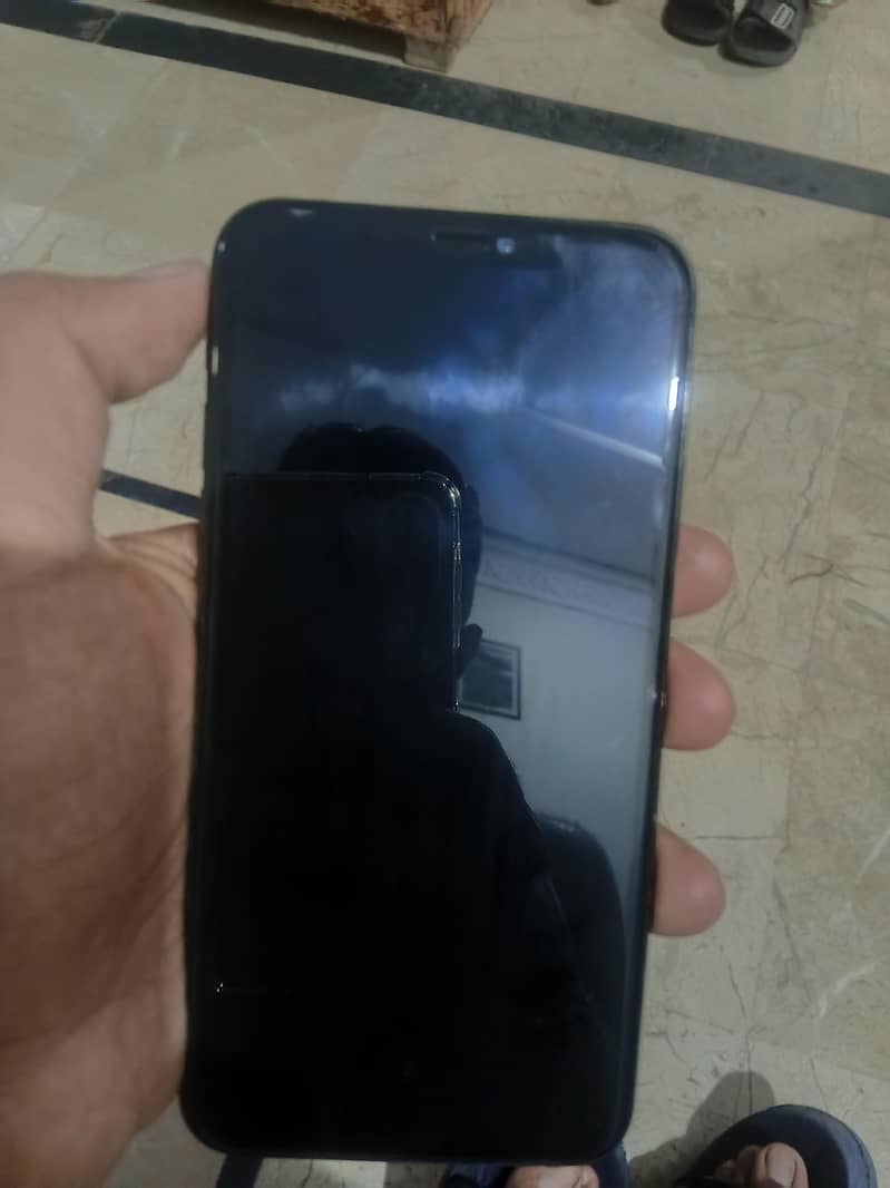 Apple iPhone 11 Pro Max 6