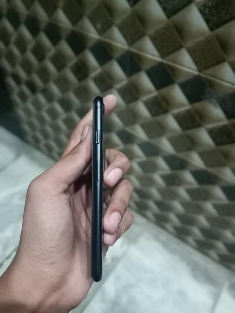 Apple iPhone SE 3