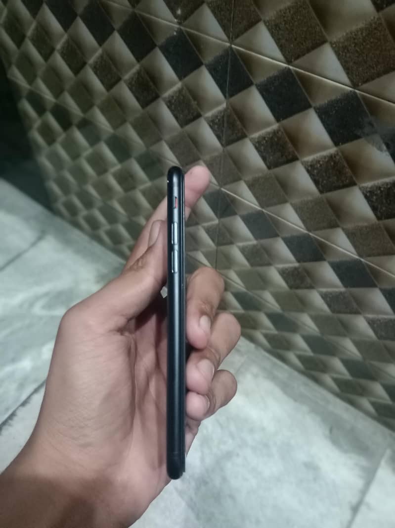 Apple iPhone SE 6