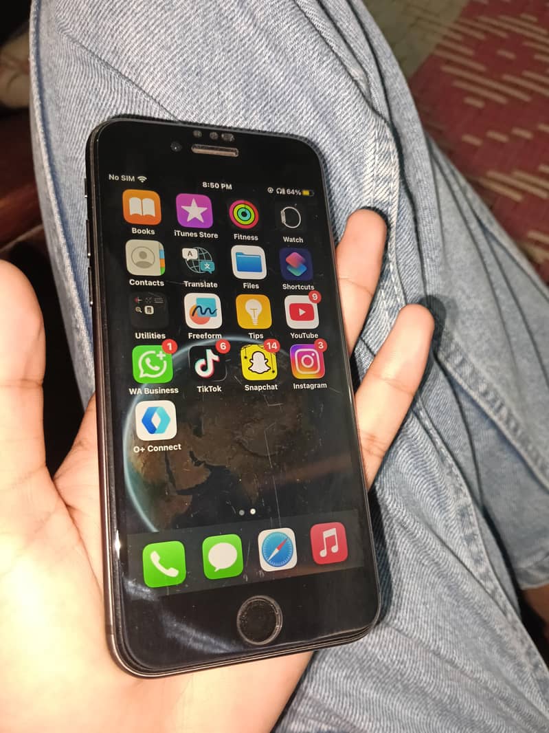Apple iPhone 8 1