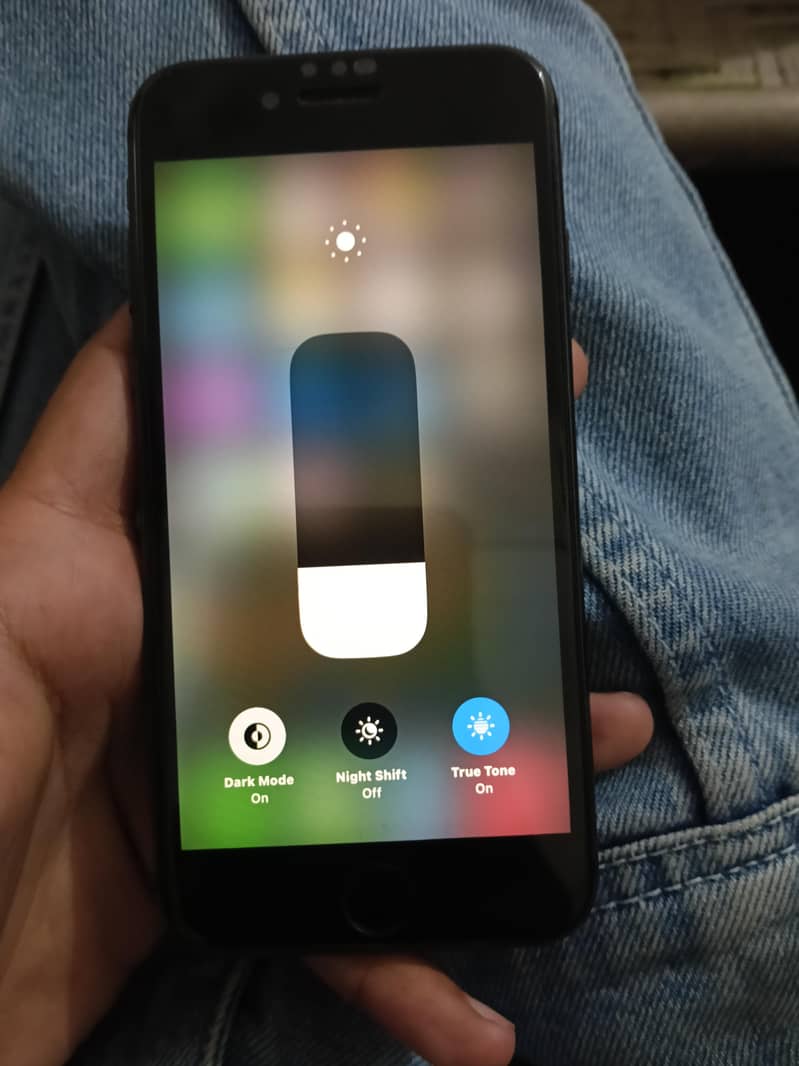 Apple iPhone 8 3