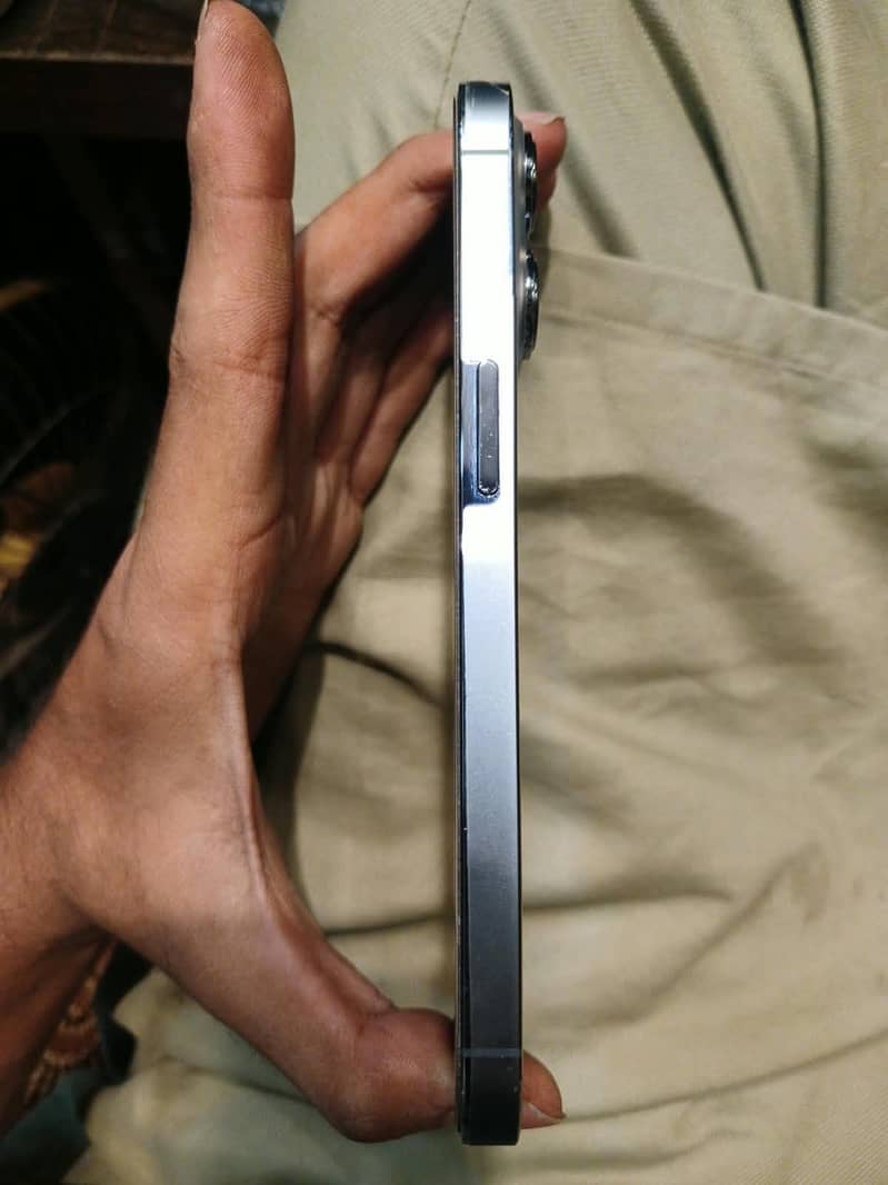 Apple iPhone 13 Pro 0