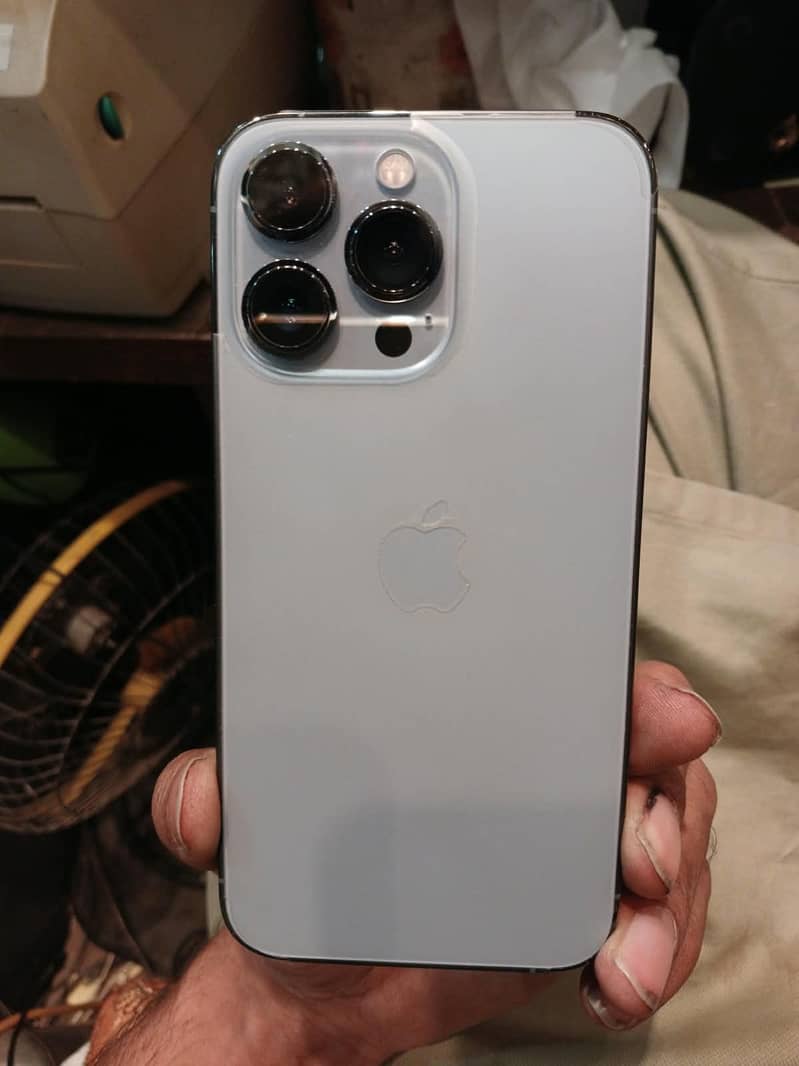 Apple iPhone 13 Pro 1