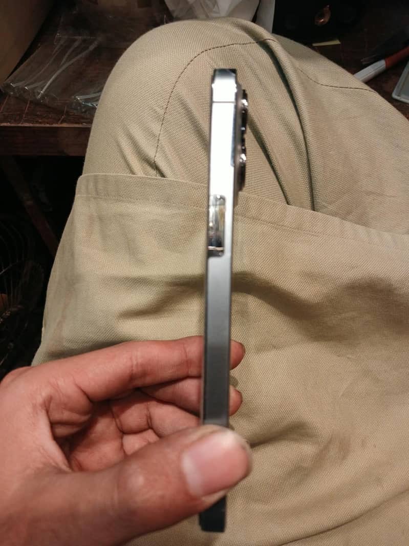 Apple iPhone 13 Pro 3