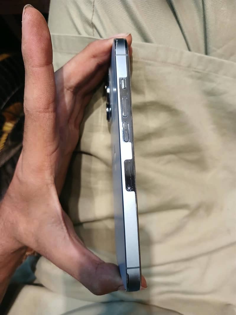 Apple iPhone 13 Pro 4
