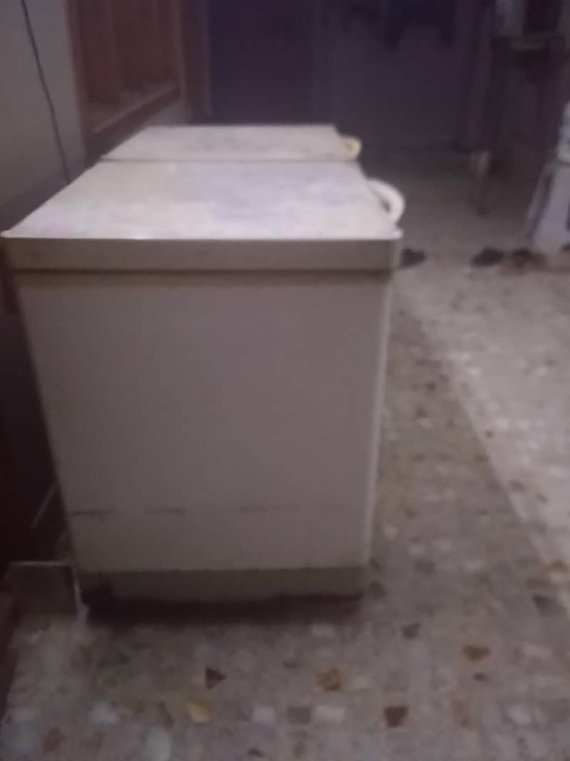 Dawlance deep freezer 1