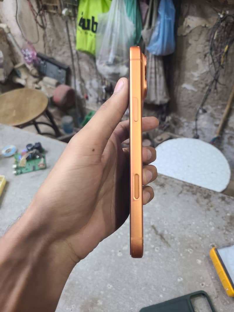 Apple iPhone 17 Pro Max 4