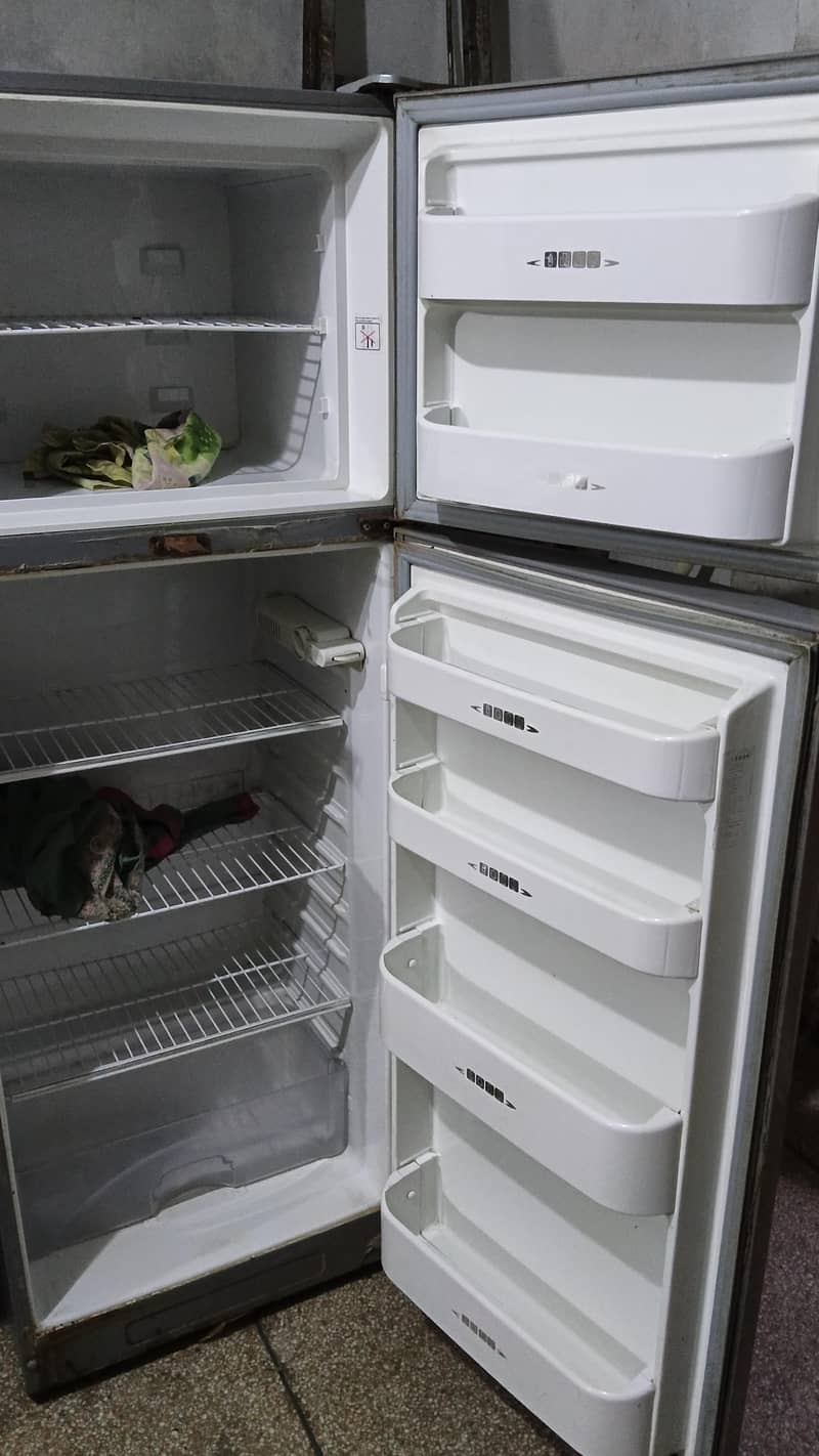 dawlance fridge 1