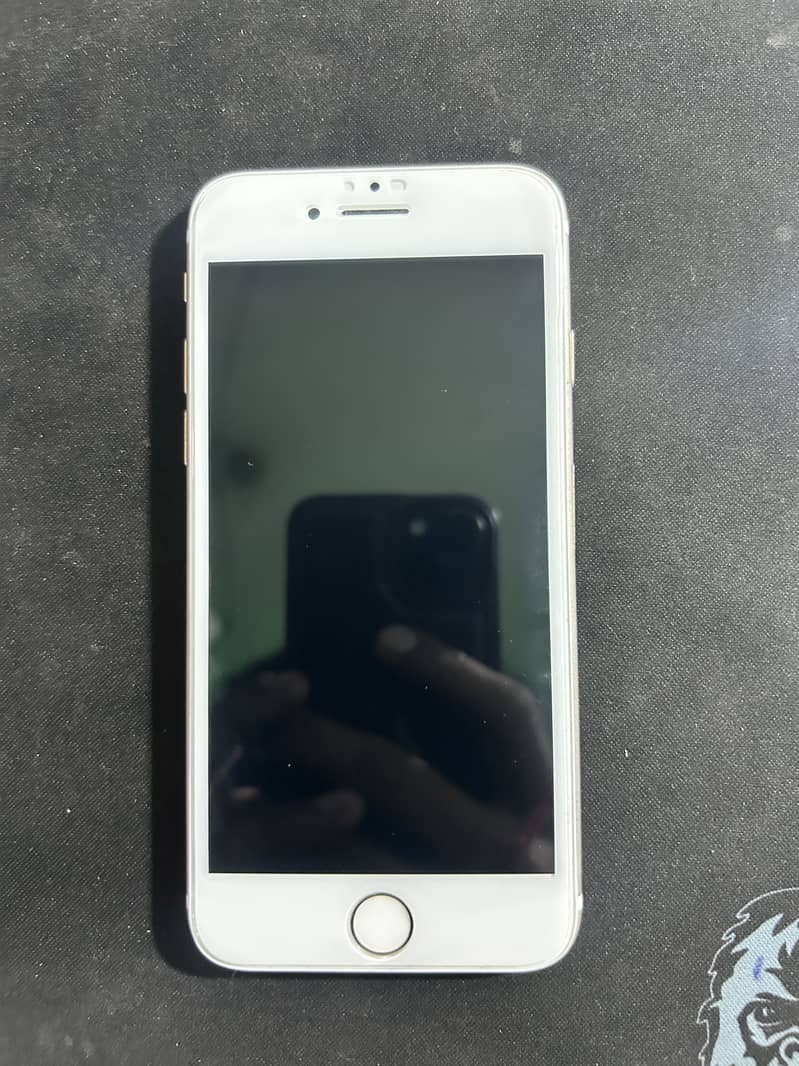 Apple iPhone 7 0