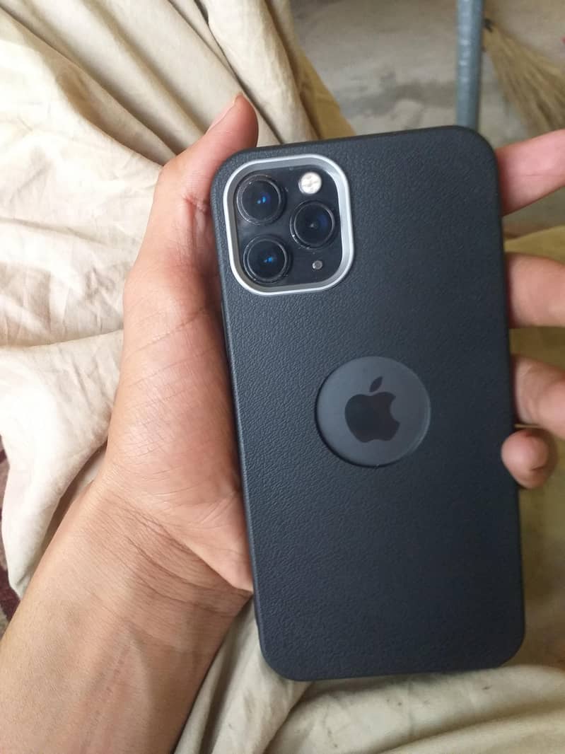 Apple iPhone 11 Pro 0