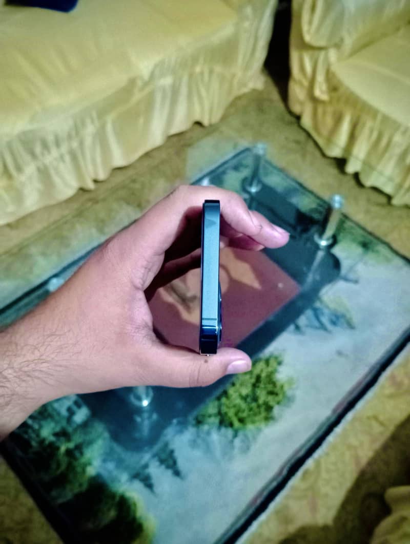 Apple iPhone 12 Pro 2