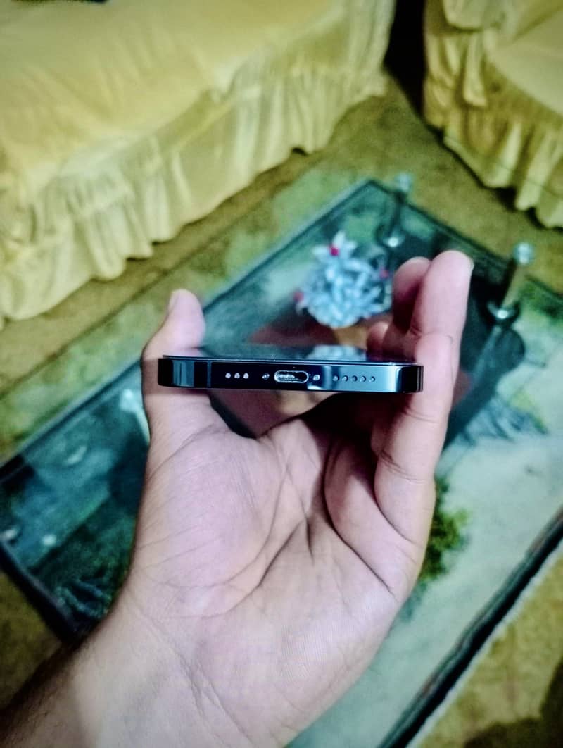 Apple iPhone 12 Pro 4