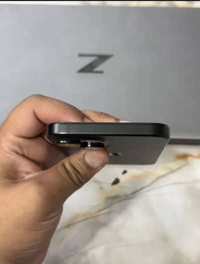 Apple iPhone 15