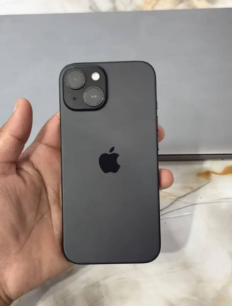 Apple iPhone 15 4