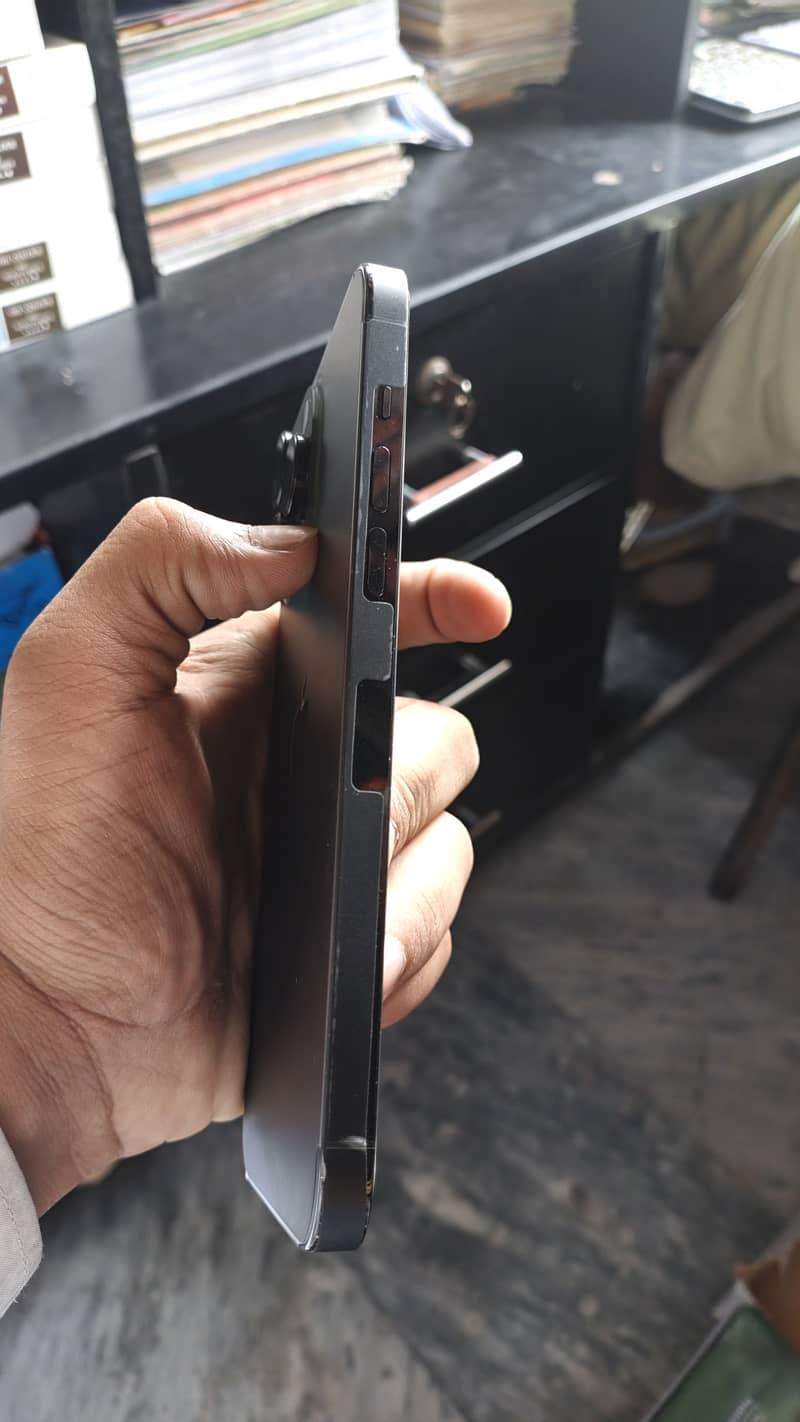 iPhone 14 Pro Max with “box” 2