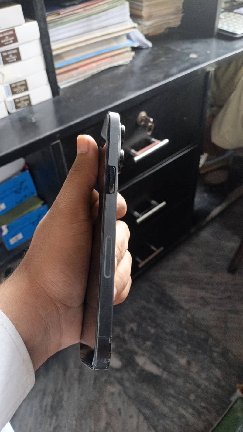iPhone 14 Pro Max with “box” 3