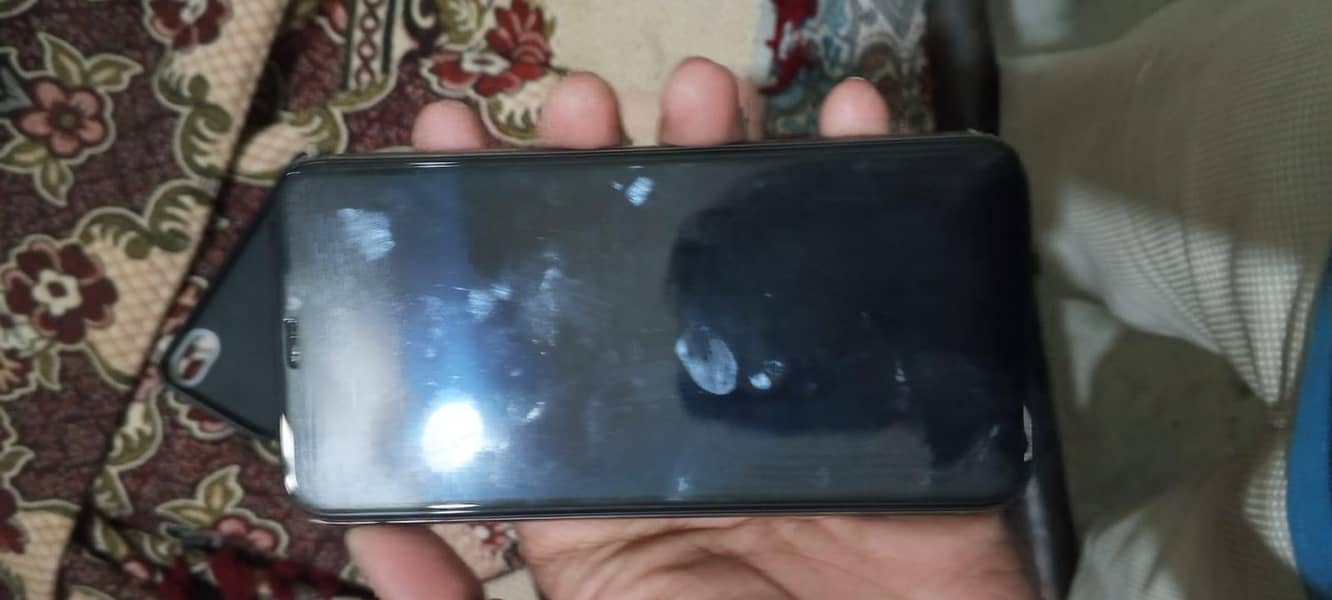 Apple iPhone XS 11