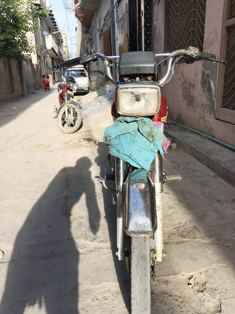 Honda CD 70 5
