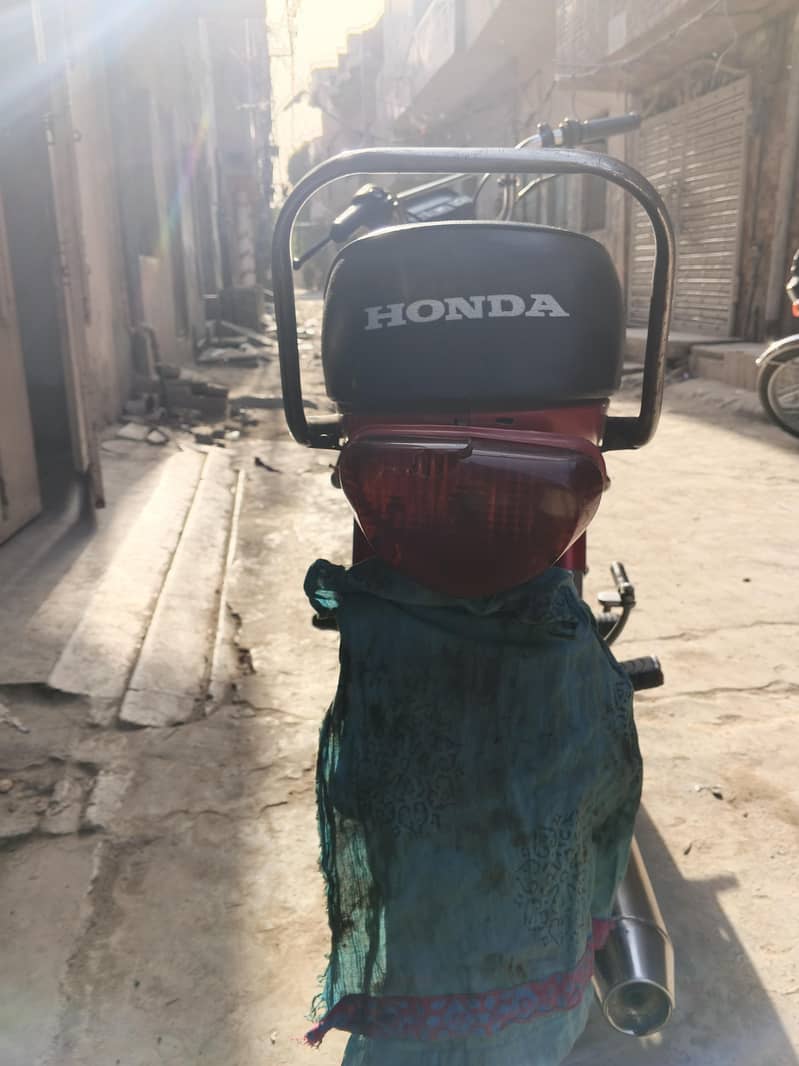 Honda CD 70 6
