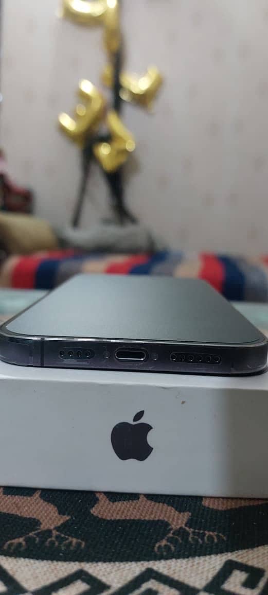 Apple iPhone 14 Pro Max 12