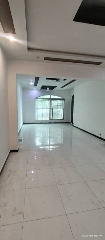 1 Kanal Just Like New 5 Beds Double Kitchen Double Unit House For Office Near Canal Rd