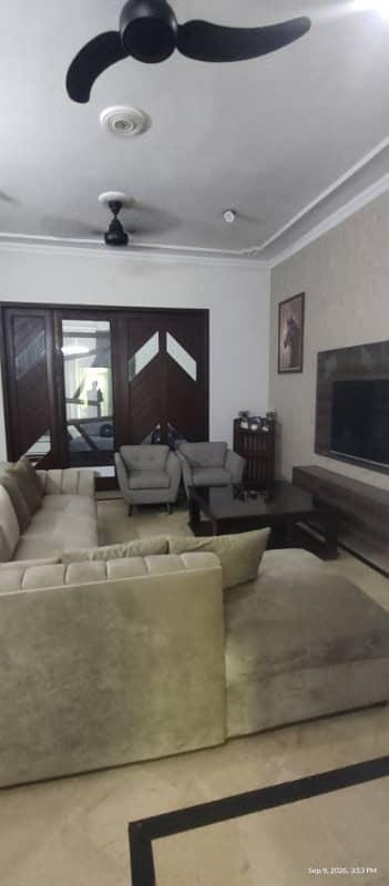 10 Marla 5 Beds Zatee Constraction House on 50 ft Road
