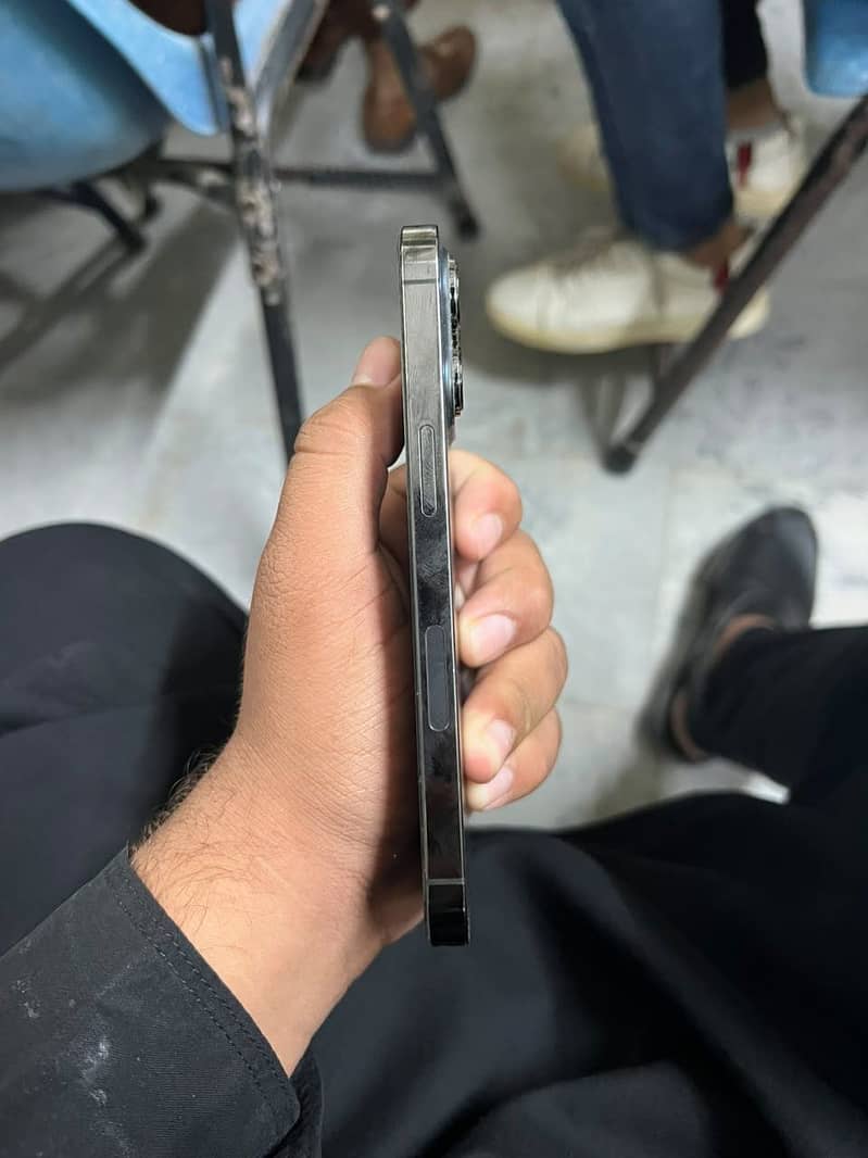 iPhone 13 Pro 2